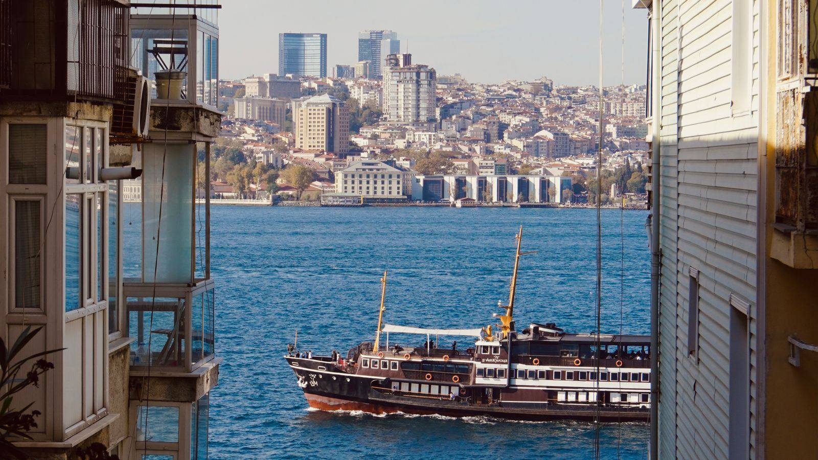 IVF Treatment from Istanbul to Ankara: Why Couples Make the Switch